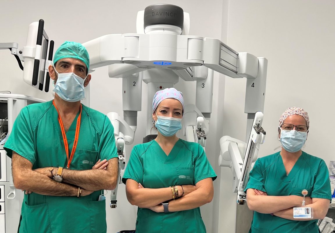 El Servicio de Urología del IVO alcanza las cirugías con tecnología robótica IVO